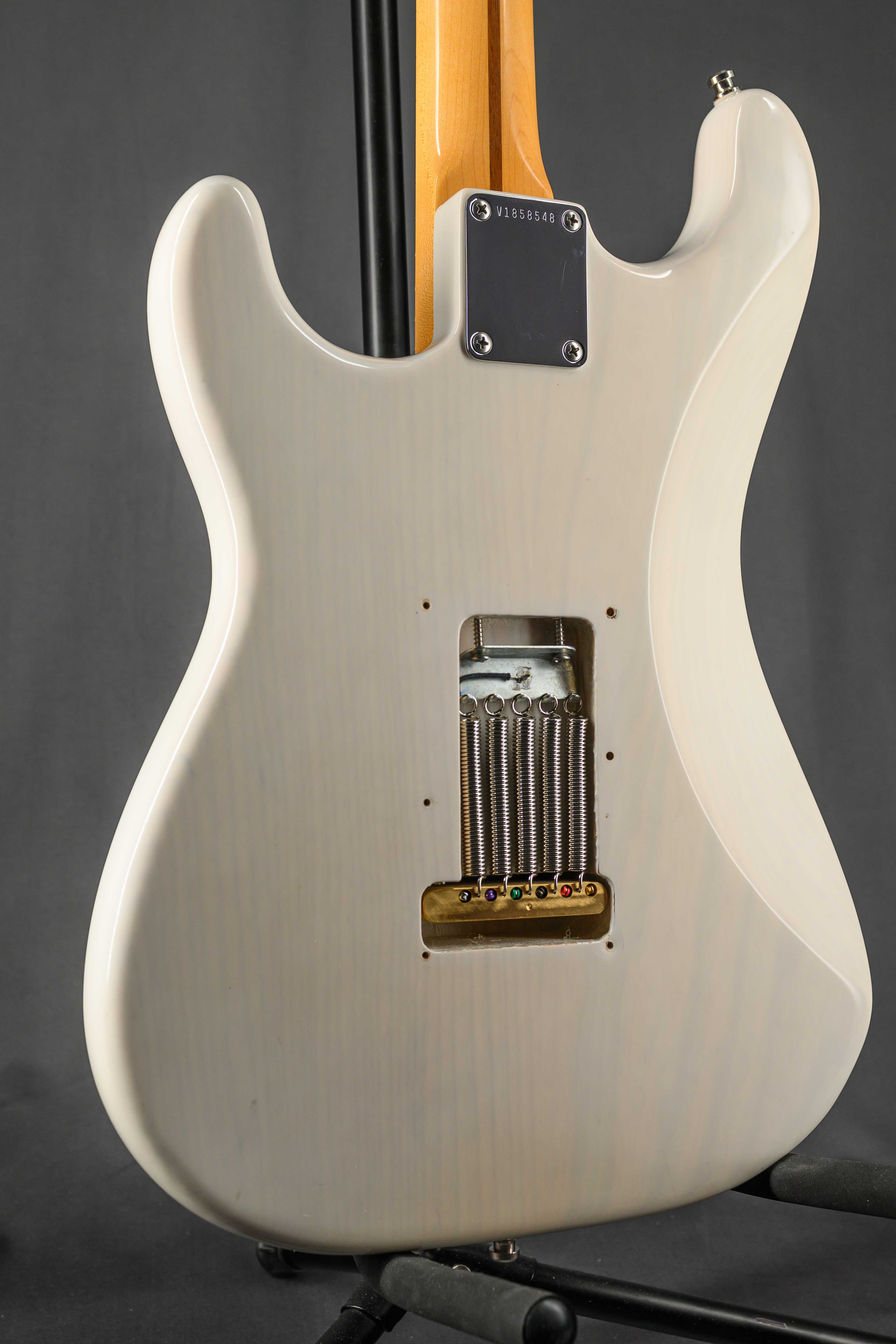 American Original '50s Stratocaster, Maple Fingerboard - White Blonde