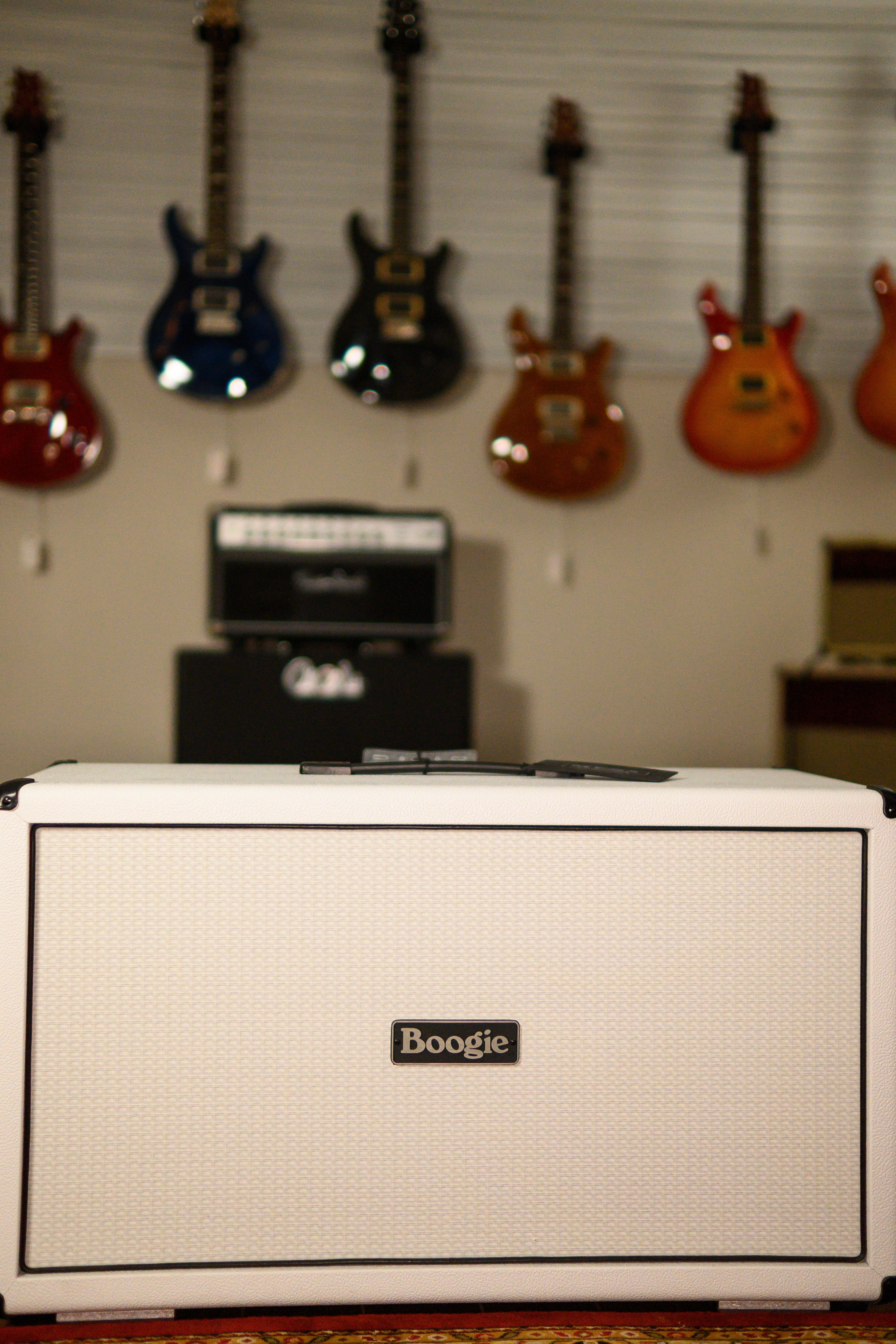 2x12 2FB Hot White Bronco Cab