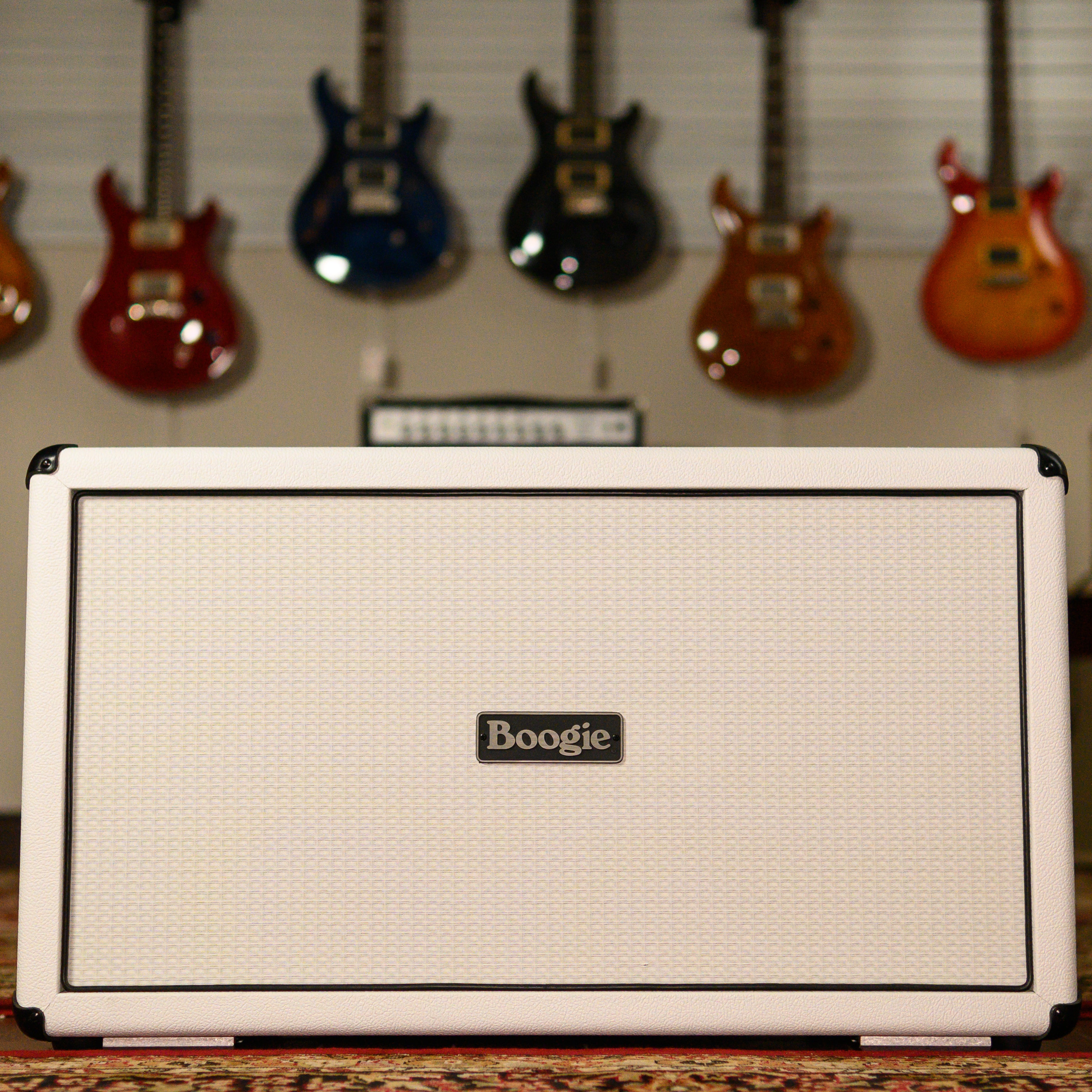 2x12 2FB Hot White Bronco Cab