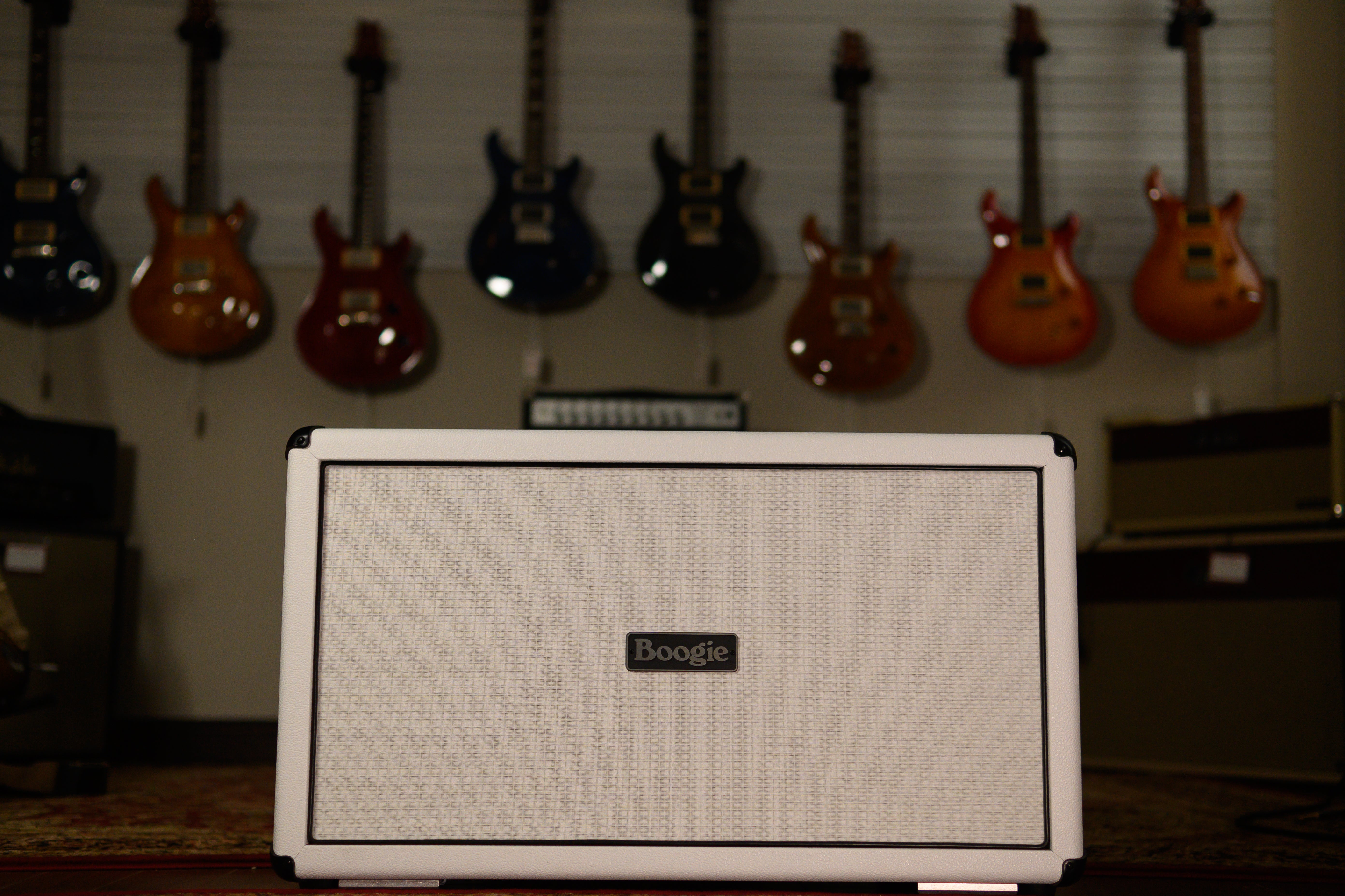 2x12 2FB Hot White Bronco Cab