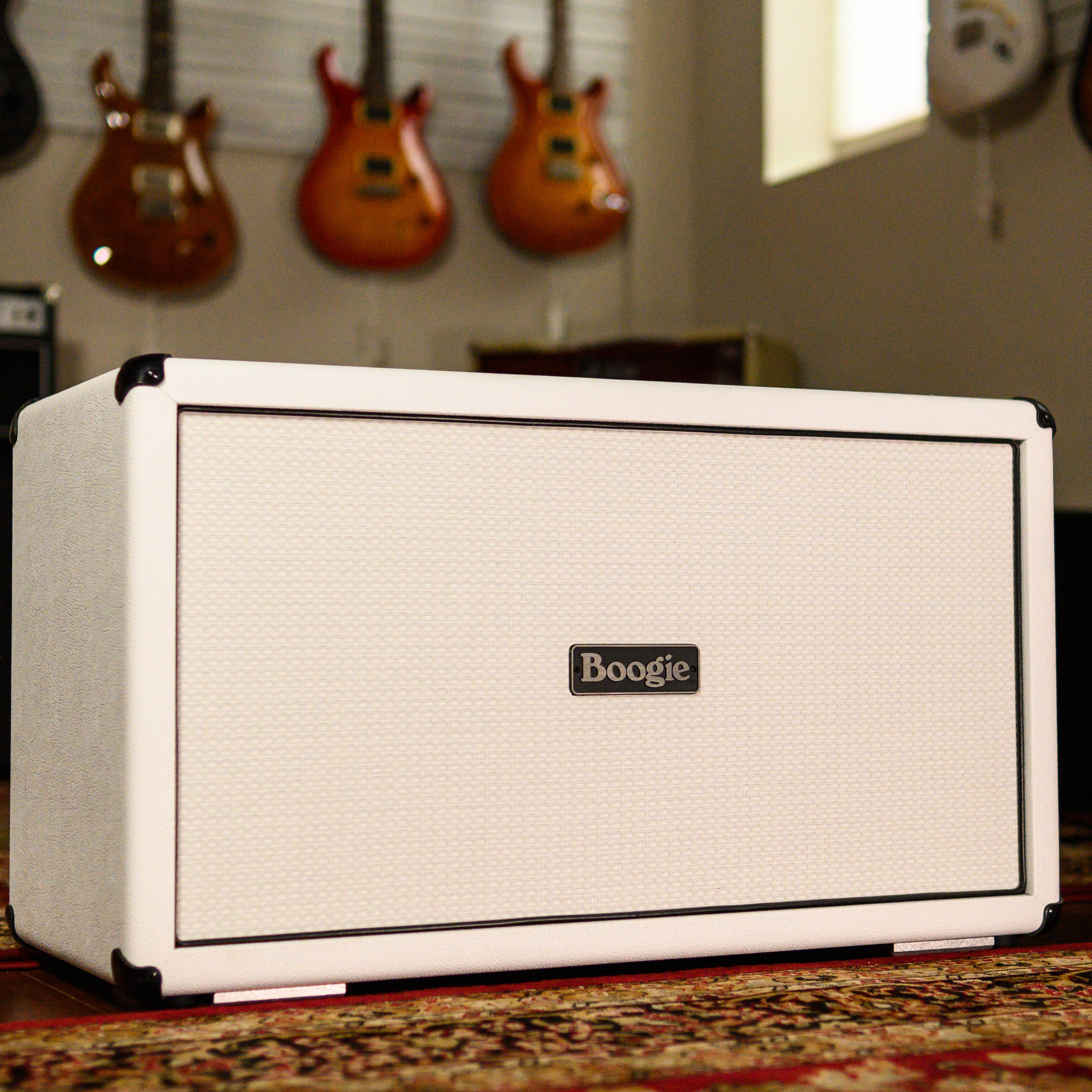 2x12 2FB Hot White Bronco Cab