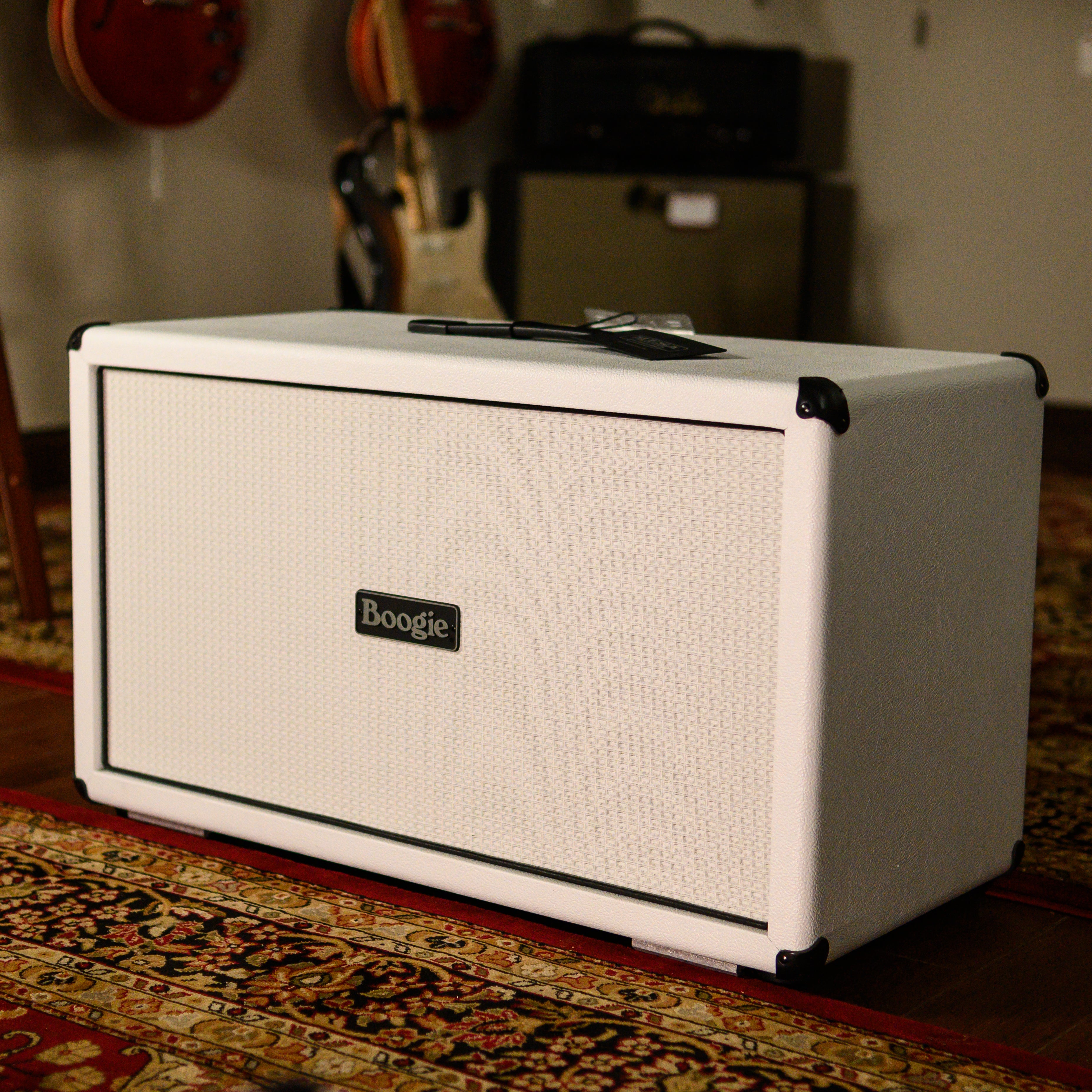 2x12 2FB Hot White Bronco Cab