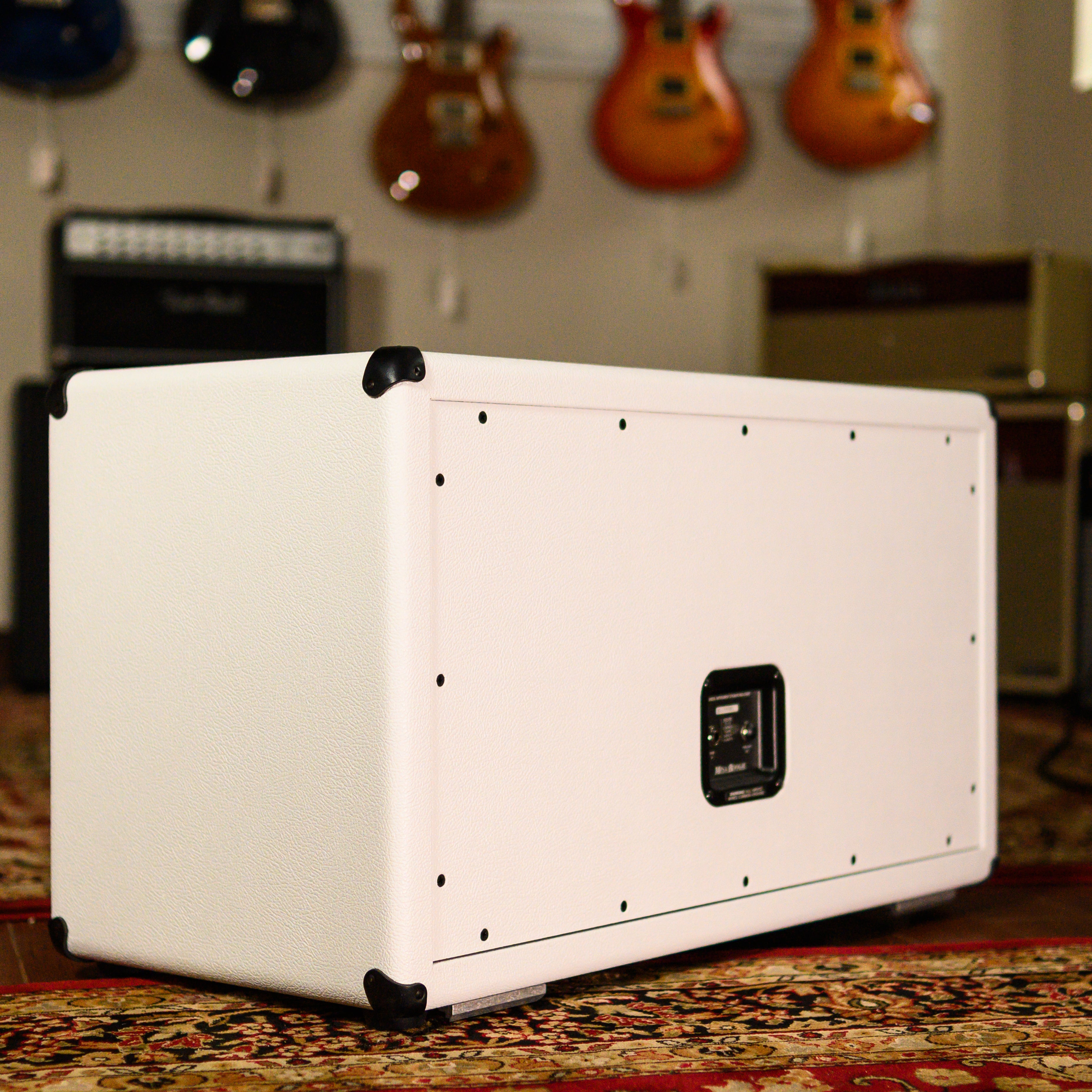 2x12 2FB Hot White Bronco Cab