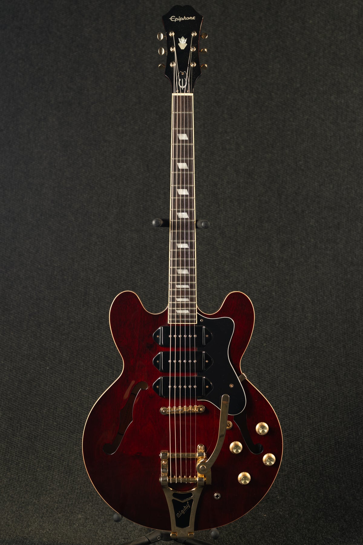 Riviera P93 - Wine Red