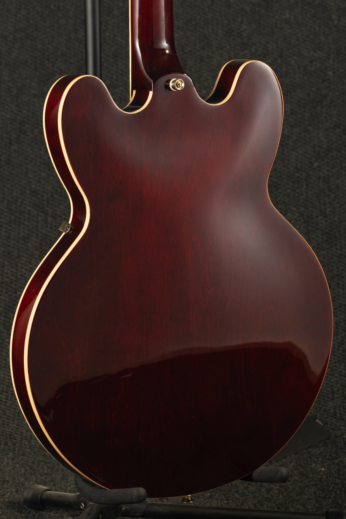 Riviera P93 - Wine Red