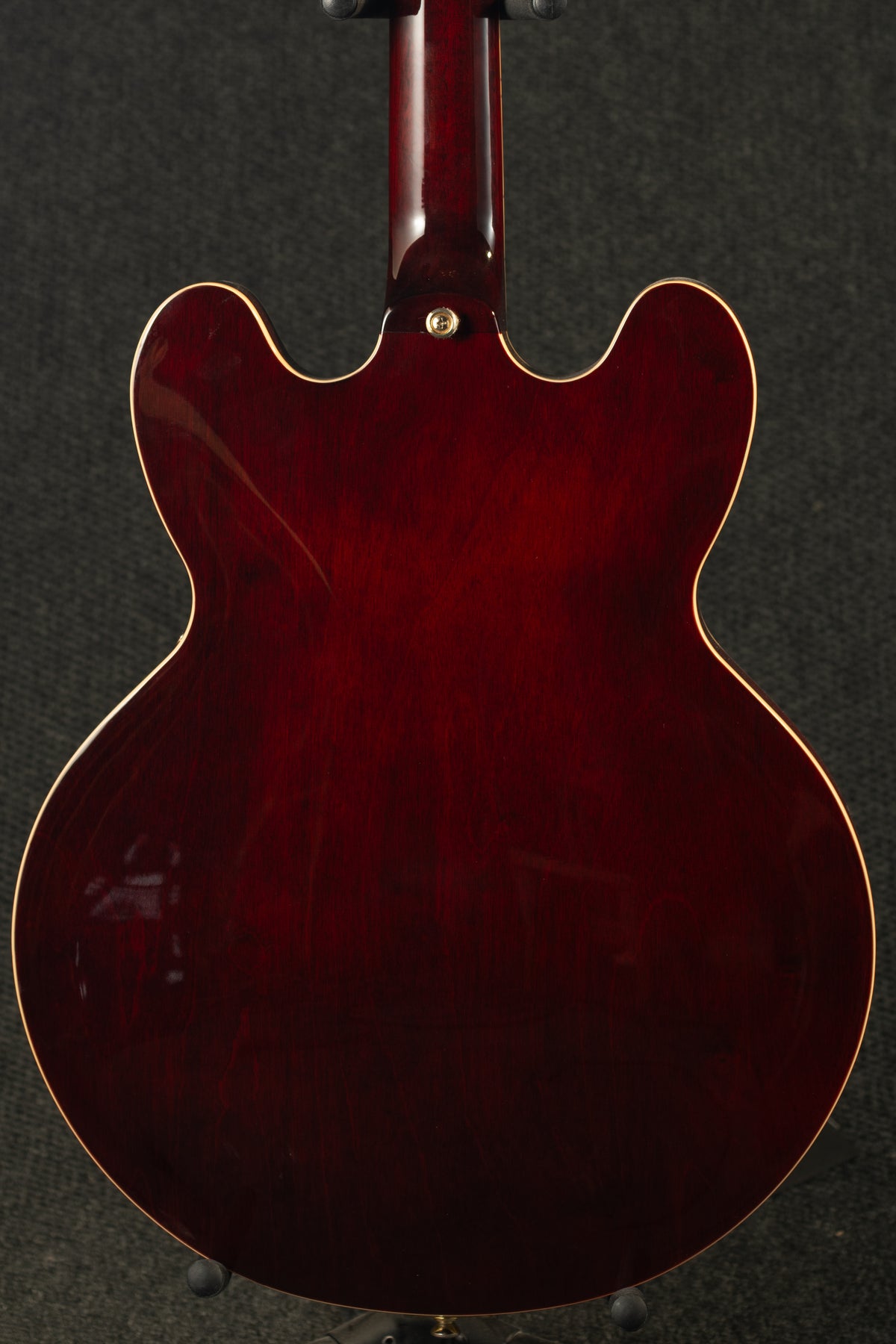 Riviera P93 - Wine Red