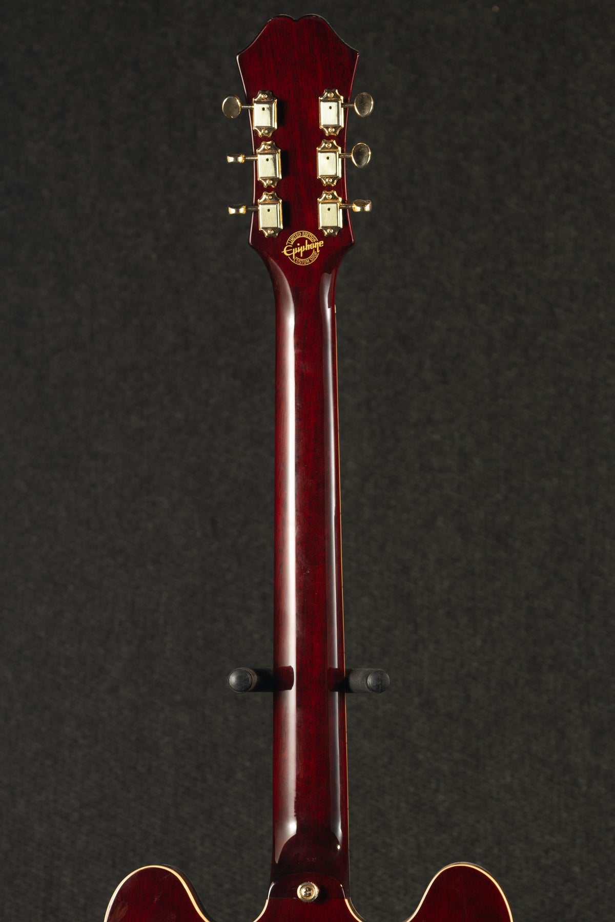 Riviera P93 - Wine Red