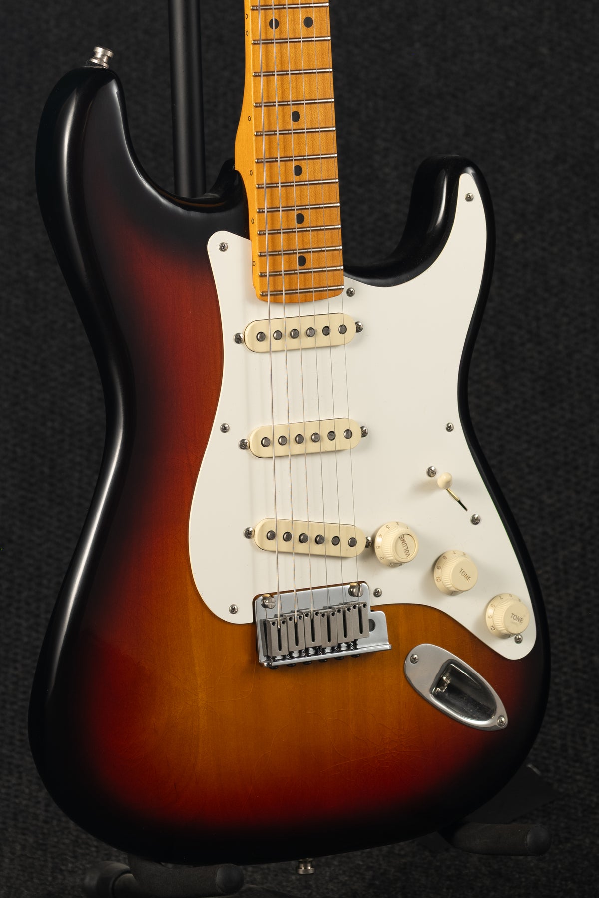 American Ultra Luxe Vintage Stratocaster - Sunburst