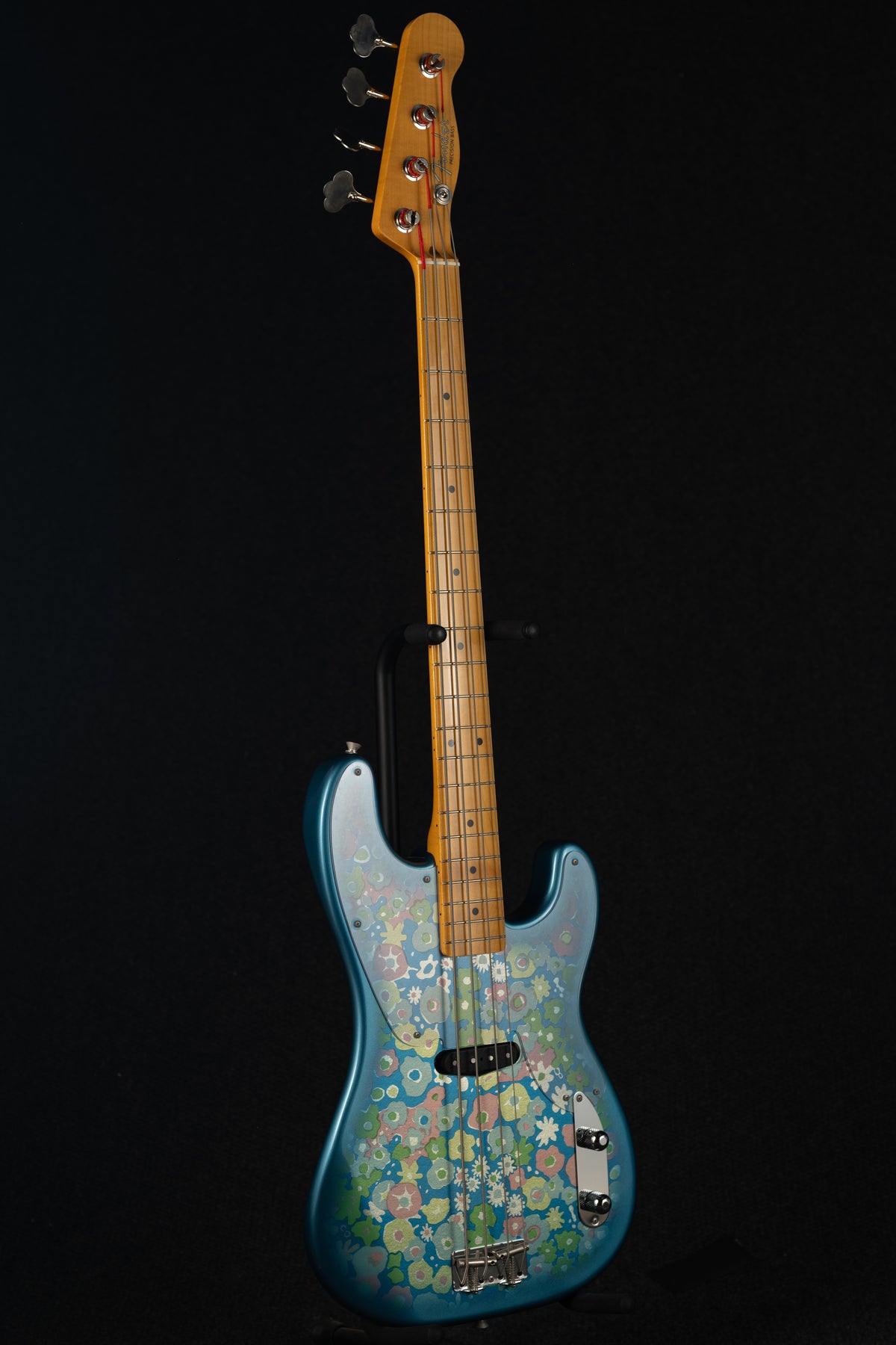 CIJ Floral P Bass