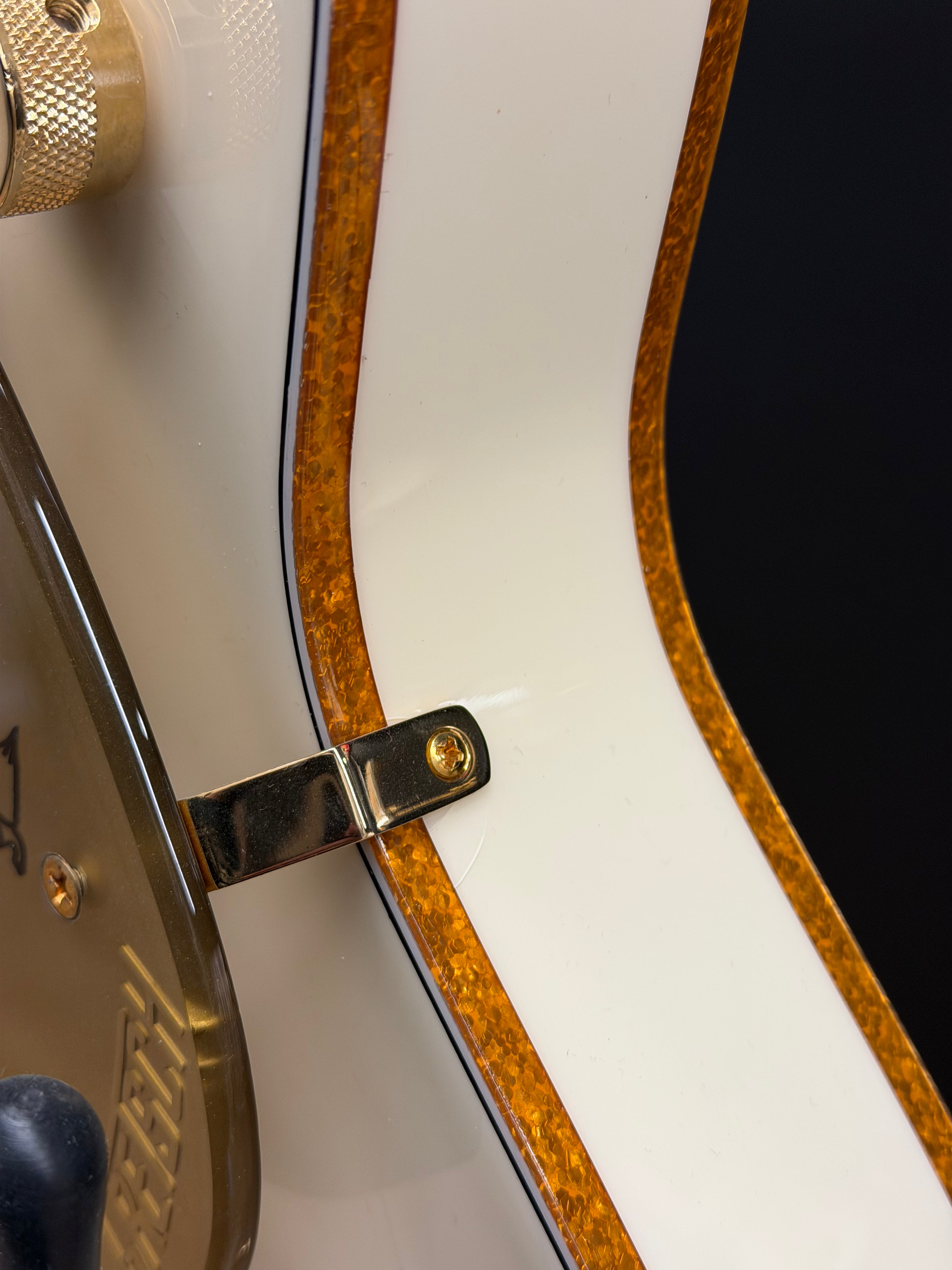 G6134 '59 Penguin Masterbuilt - Aged White