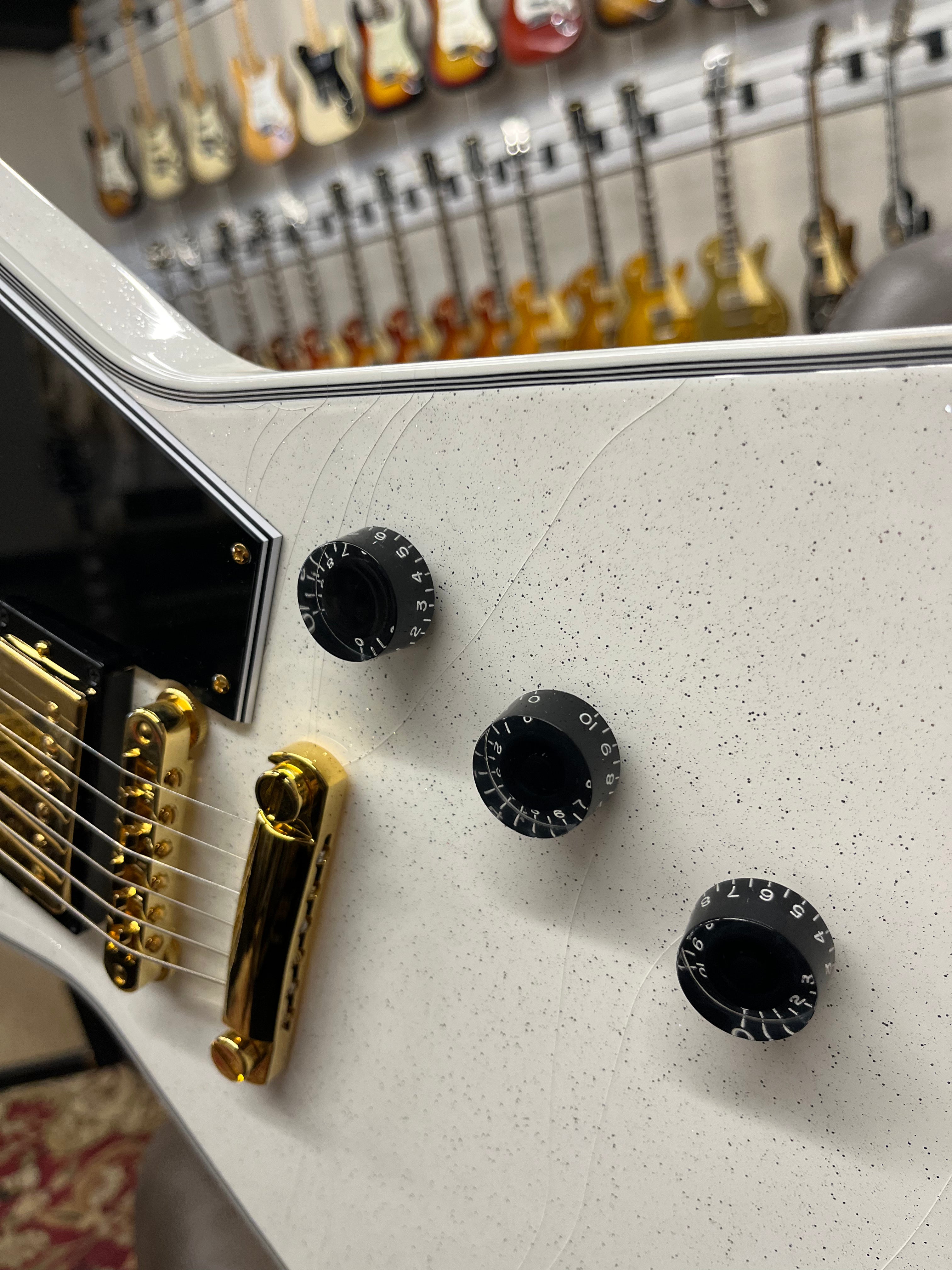 Explorer Custom - Alpine White Sparkle