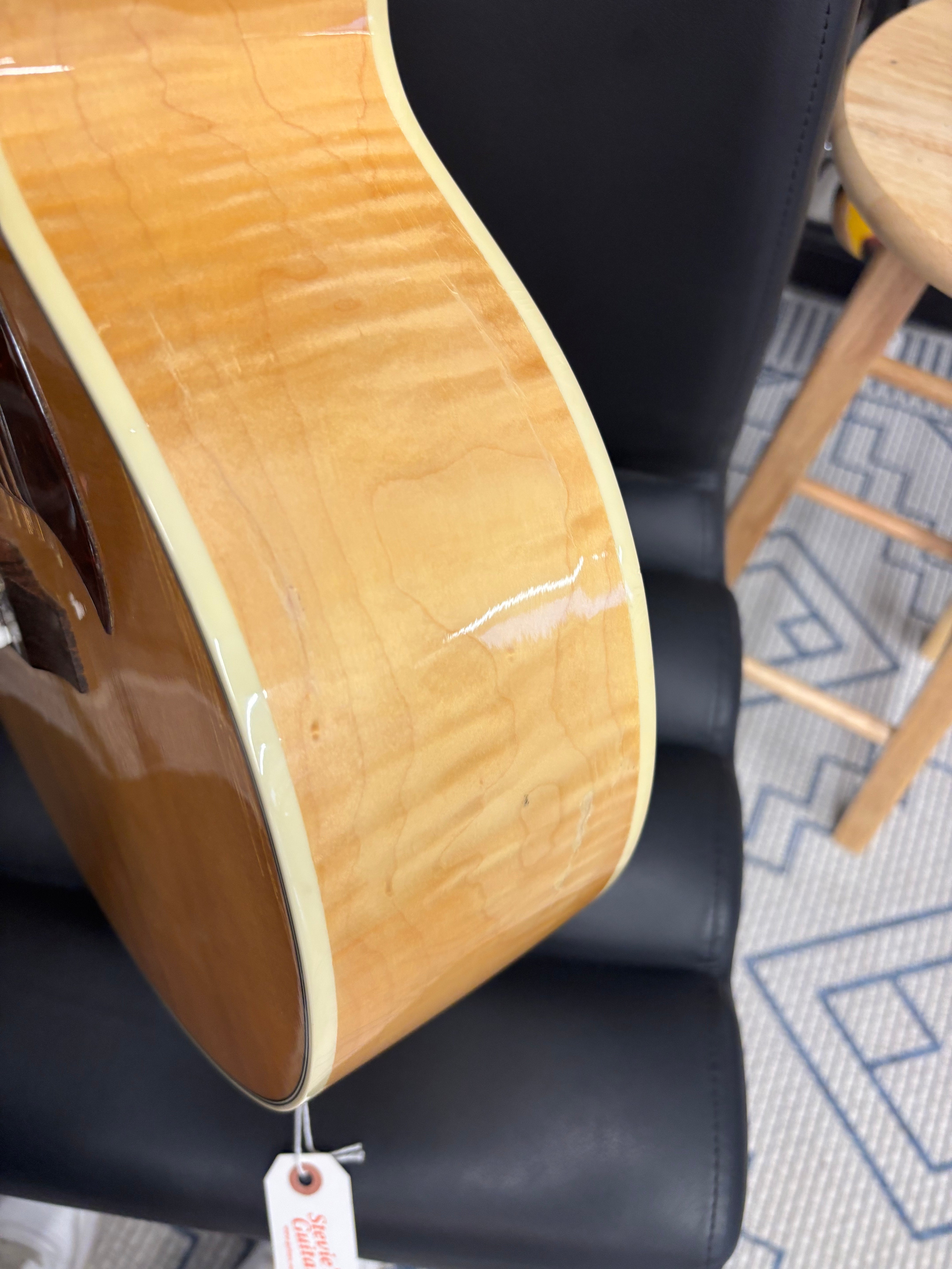 CJ-165 EC Acoustic/Electric - Natural