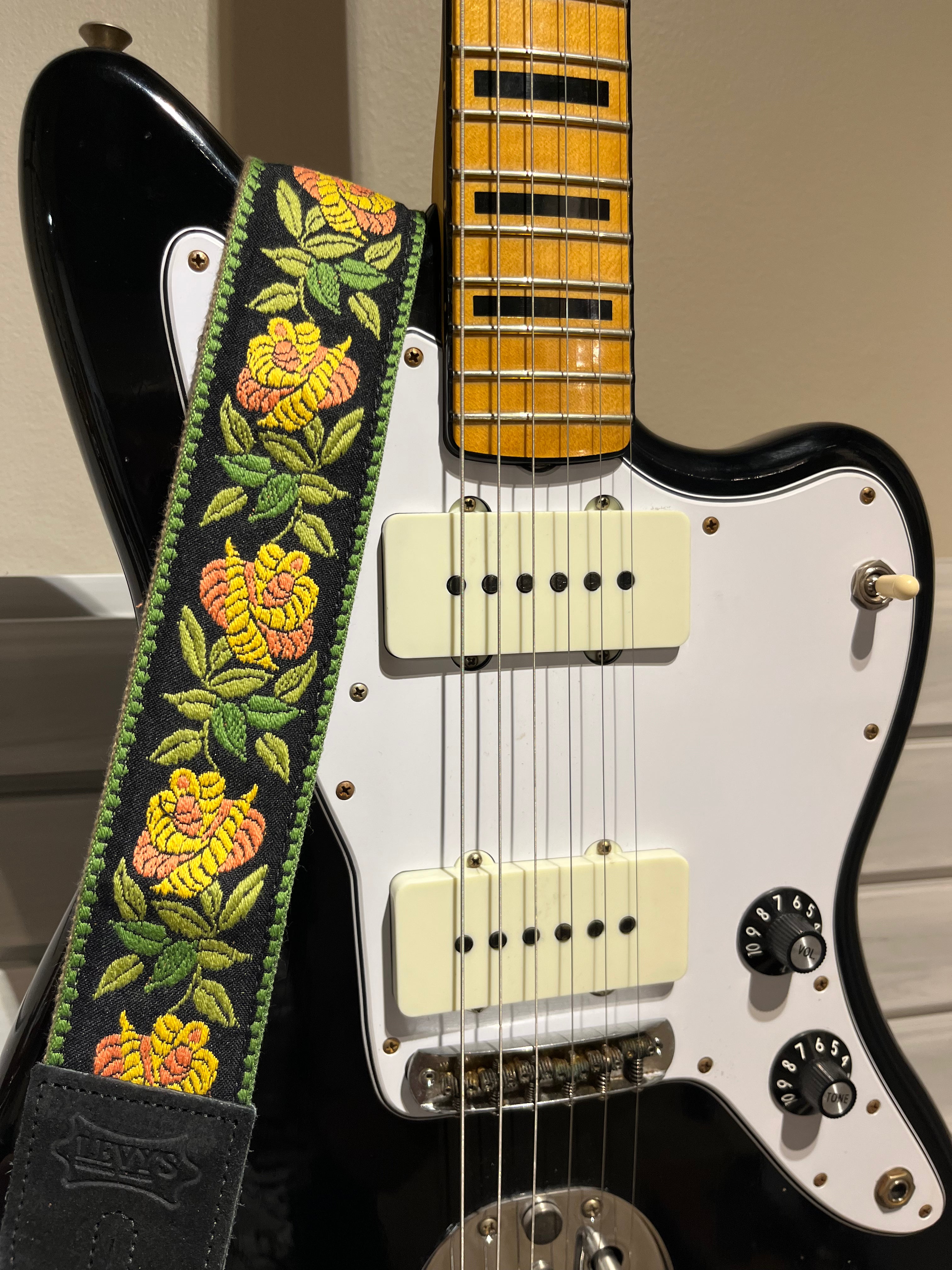 MC8JQ Woven Fabric Guitar Strap 2"