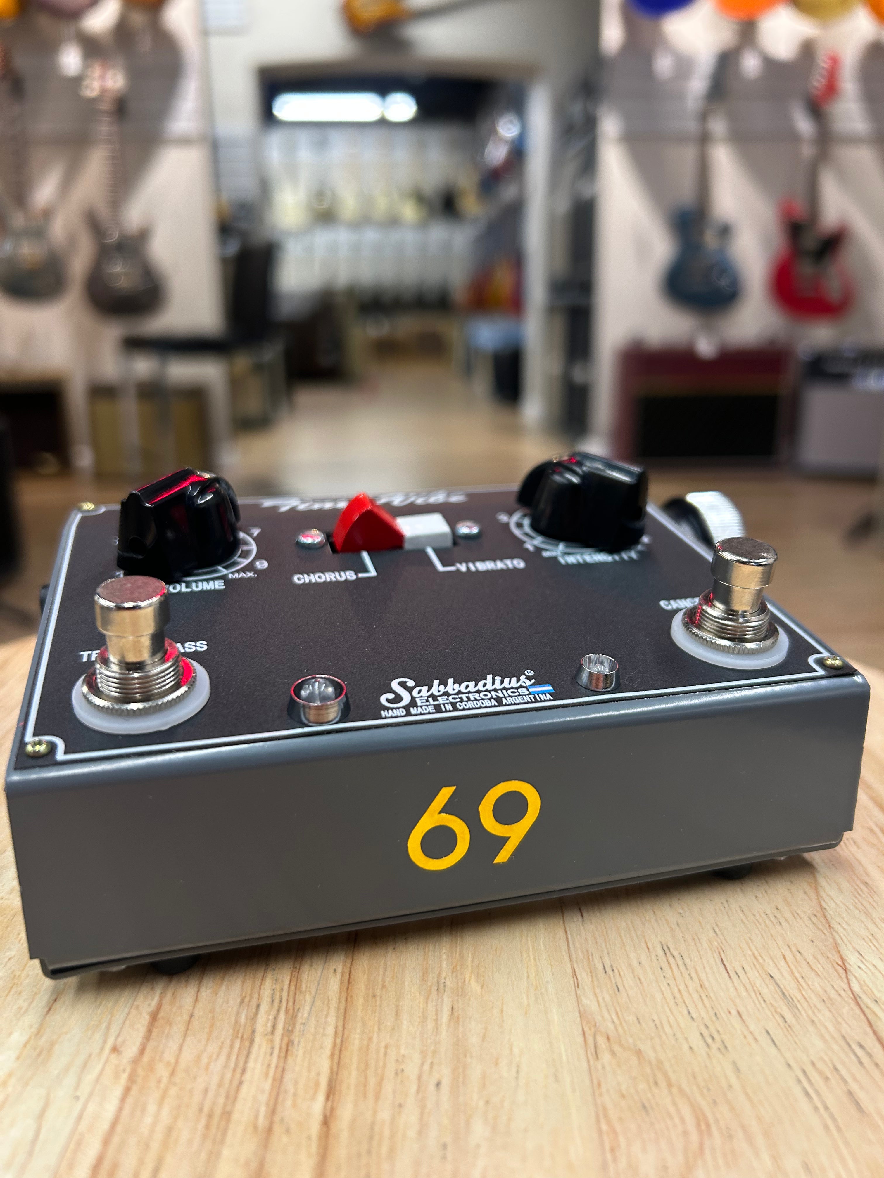 69 Tiny Vibe Pedal