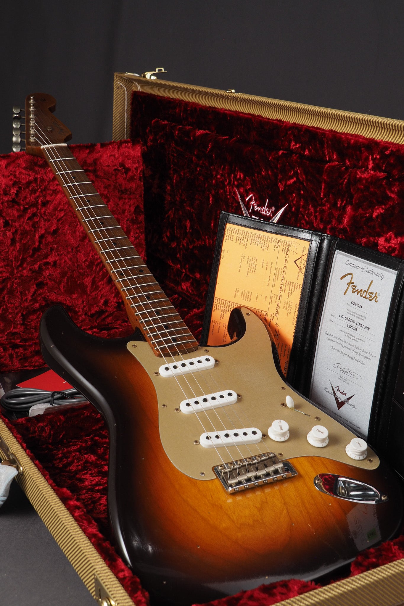 '54 Limited Edition Roasted Stratocaster Journeyman Relic - Chocolate Two-Tone Sunburst