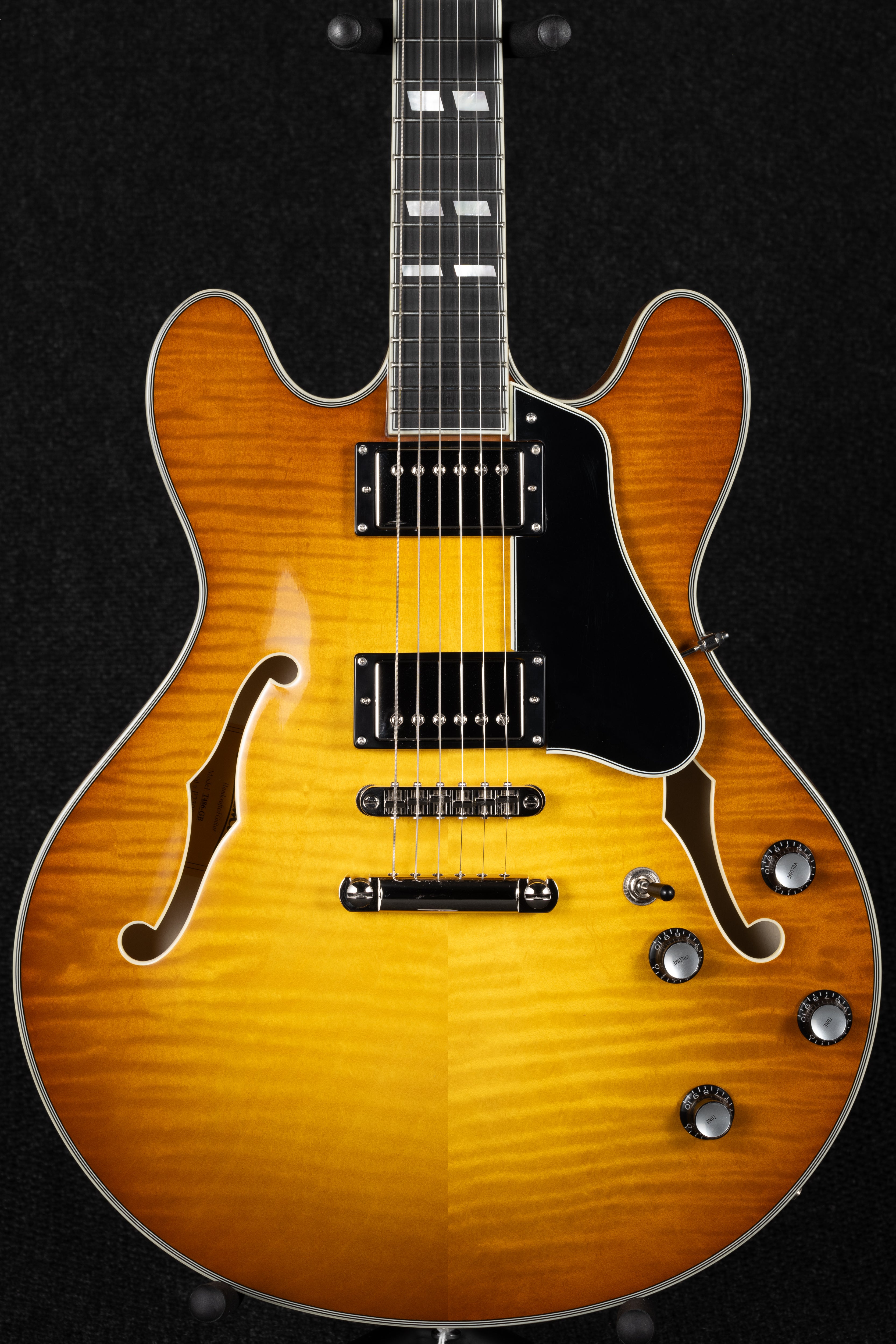 T486-GB: 16" Thinline Seymour Duncan HB - Goldburst