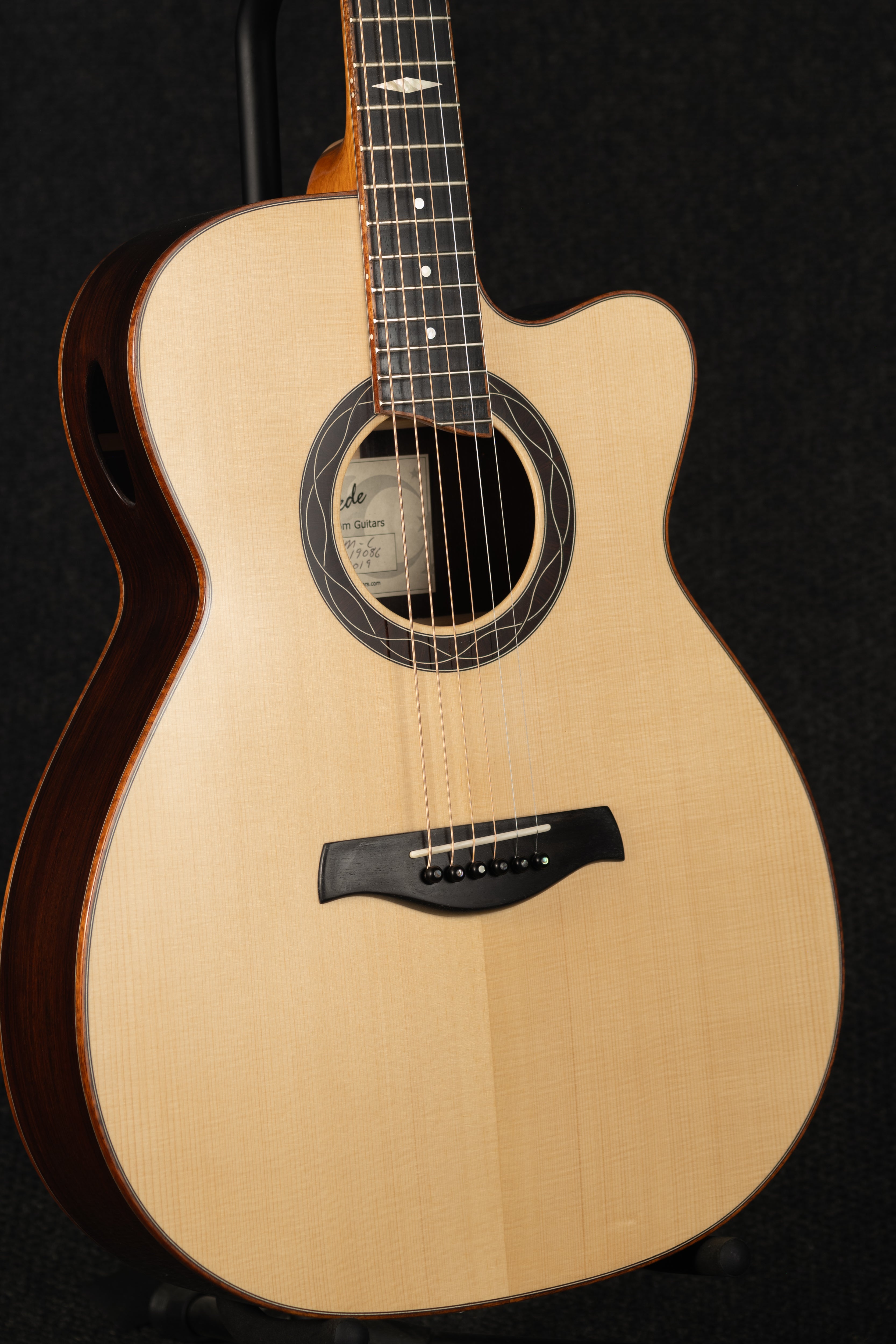 Cutaway Cocobolo Nomad