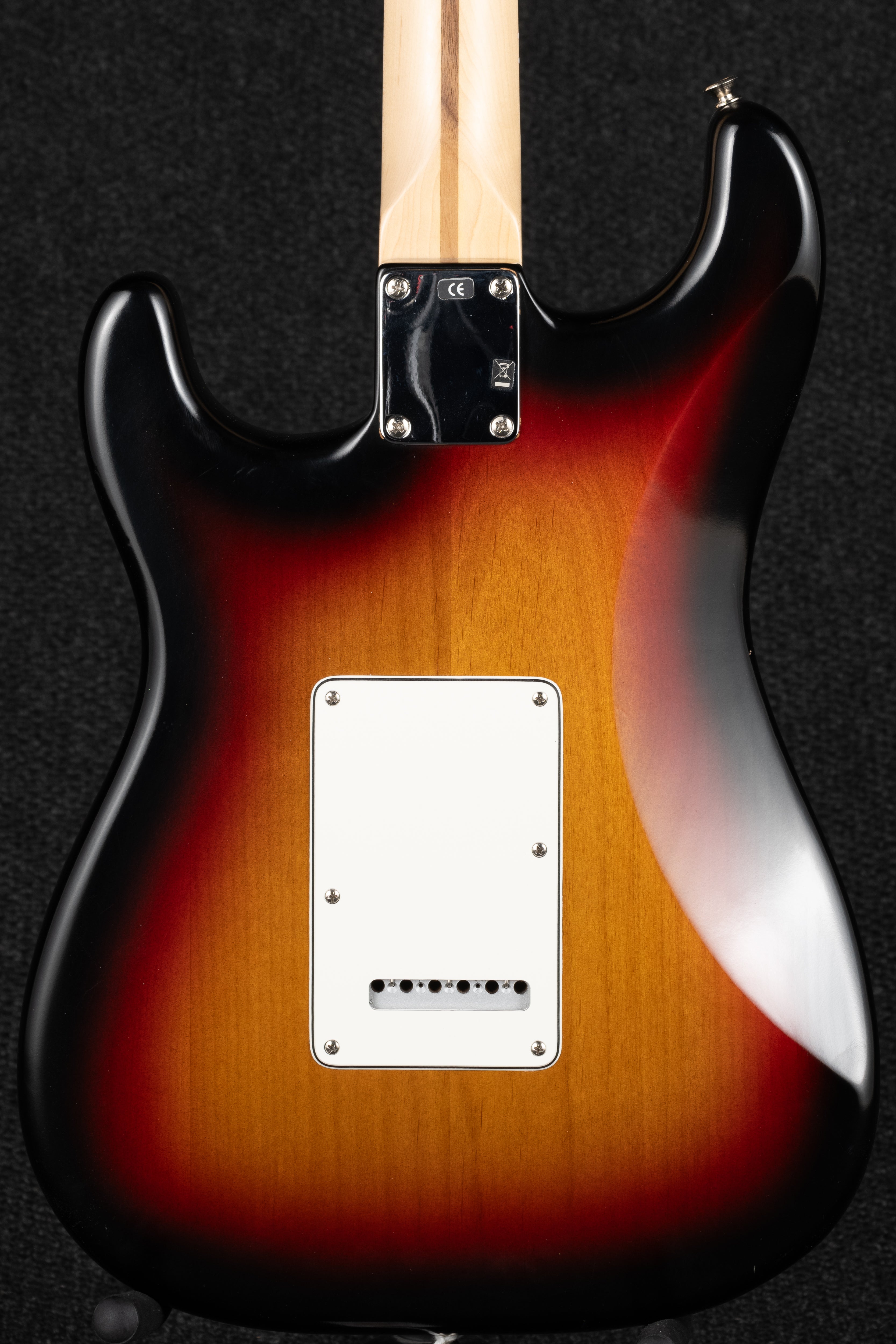 Highway One Stratocaster HSS - 3-Color Sunburst